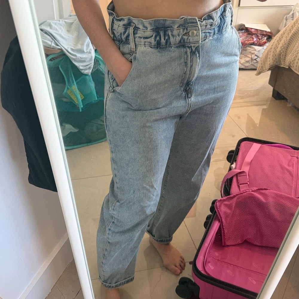 Zara High Rise, High Waisted Baggy Fit Paperbag Jeans 6 - Picture 5 of 8